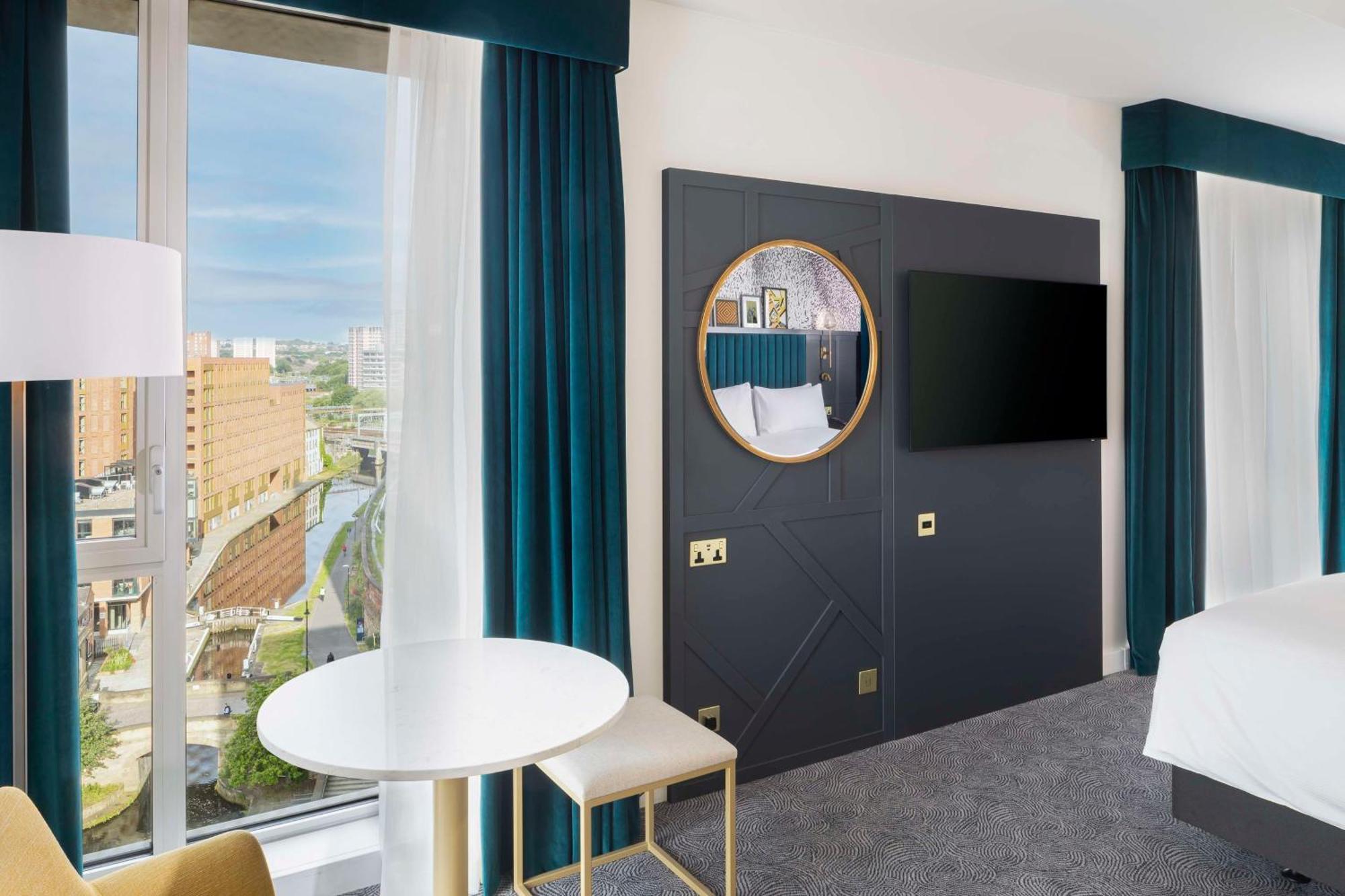 Отель Doubletree By Hilton Leeds Лидс Экстерьер фото