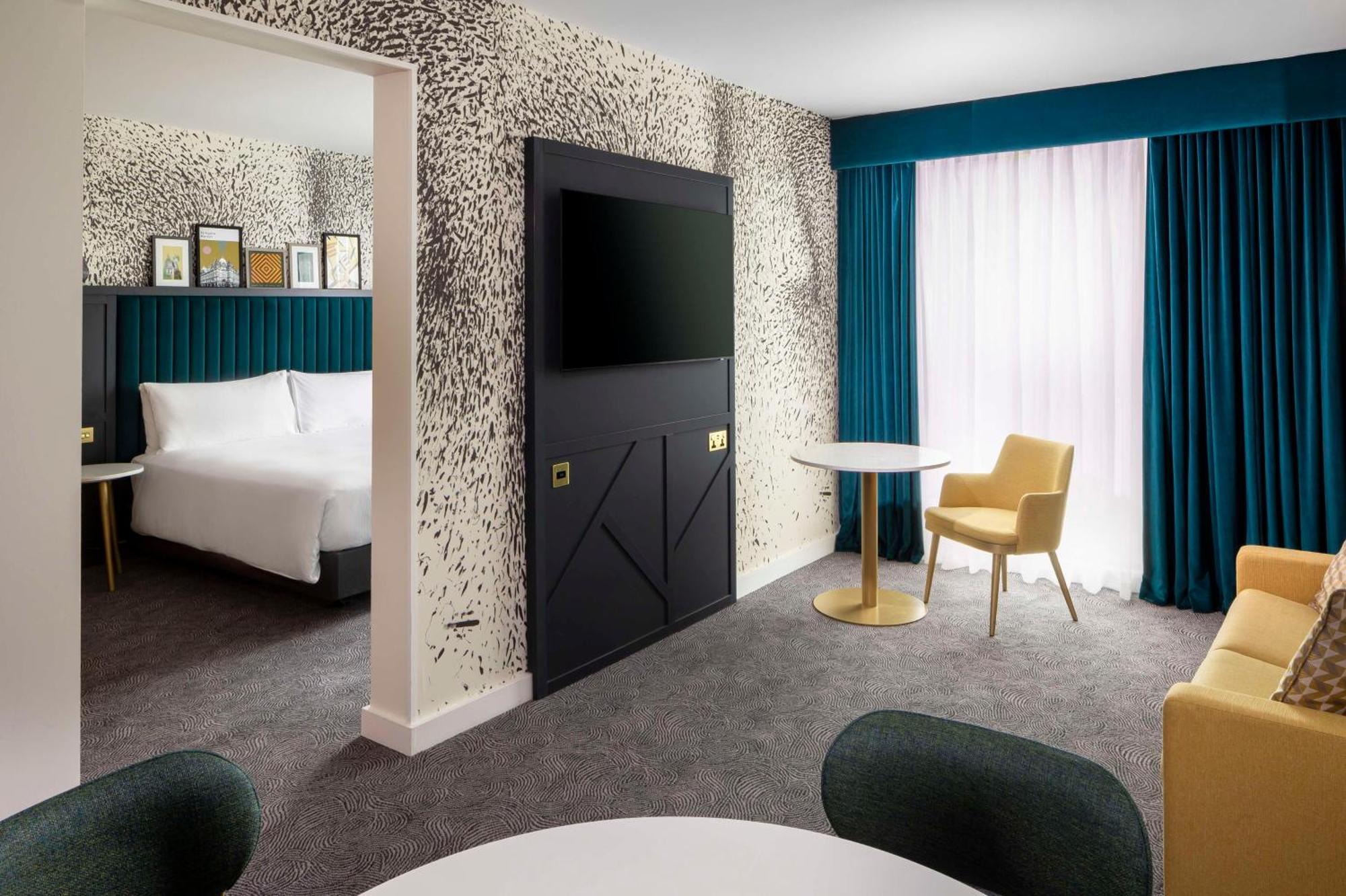 Отель Doubletree By Hilton Leeds Лидс Экстерьер фото