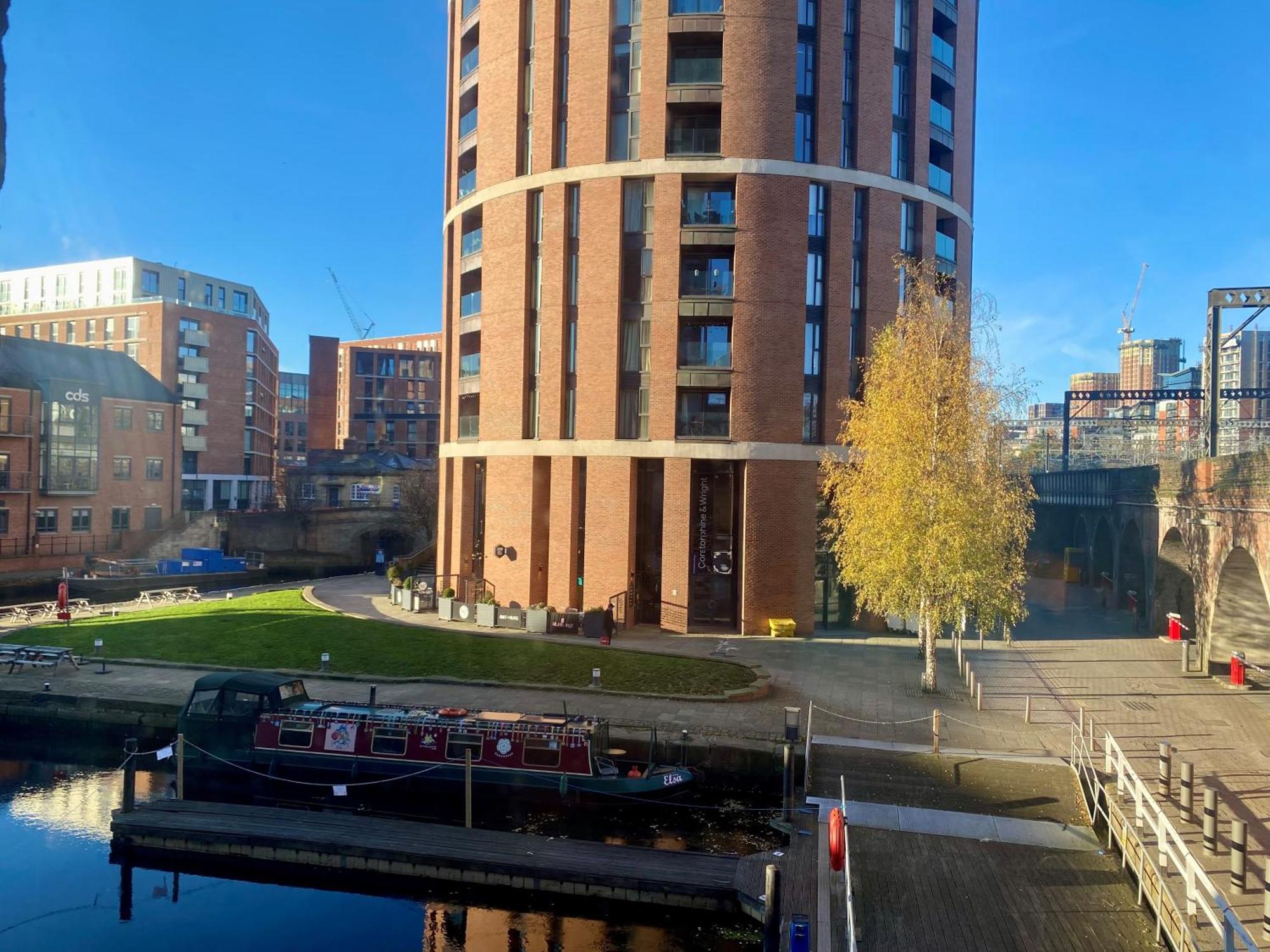 Отель Doubletree By Hilton Leeds Лидс Экстерьер фото